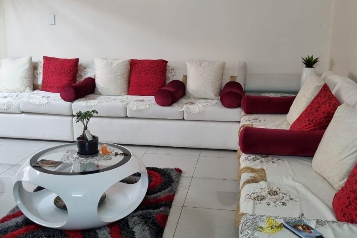 Townhouse For Sale In East London - Photo 3