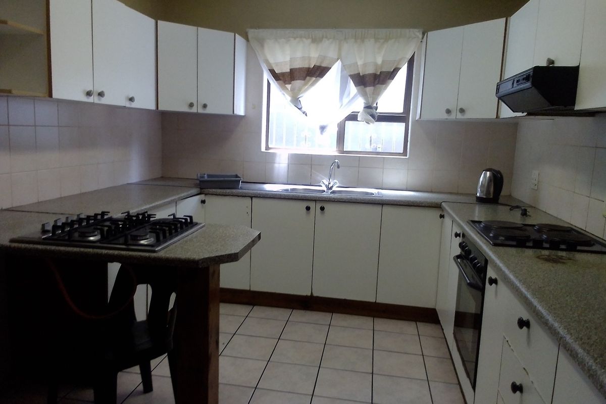 House For Sale In East London - Photo 5