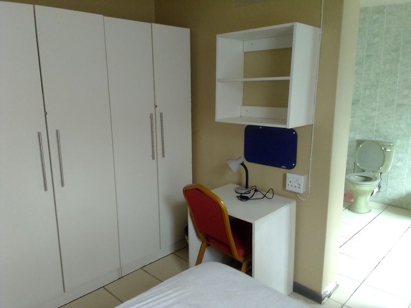 House For Sale In East London - Photo 7