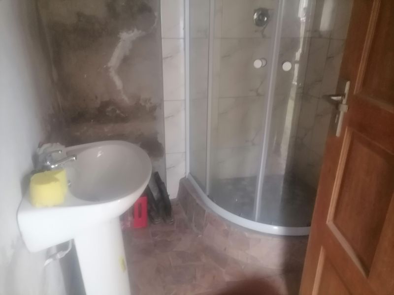 House For Sale In East London - Photo 8