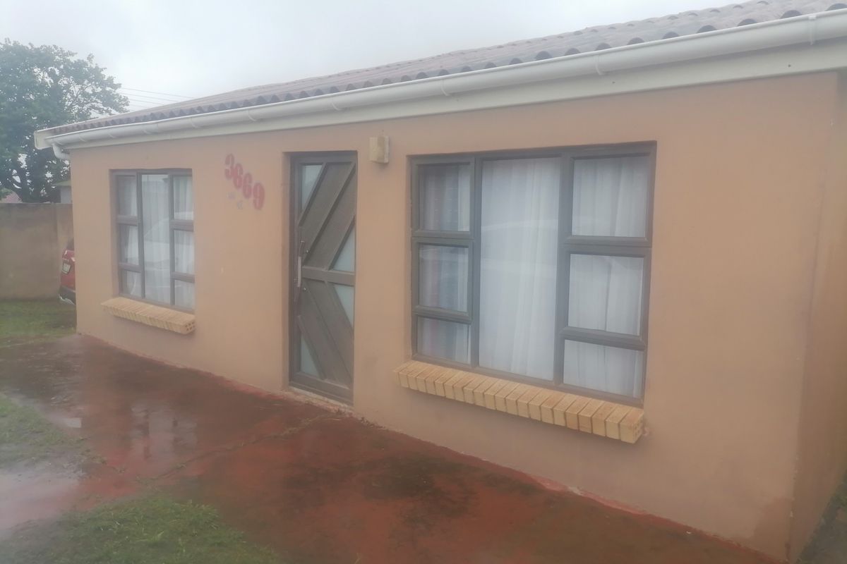 House For Sale In East London - Photo 2