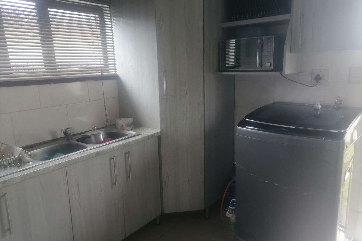 House For Sale In East London - Photo 4