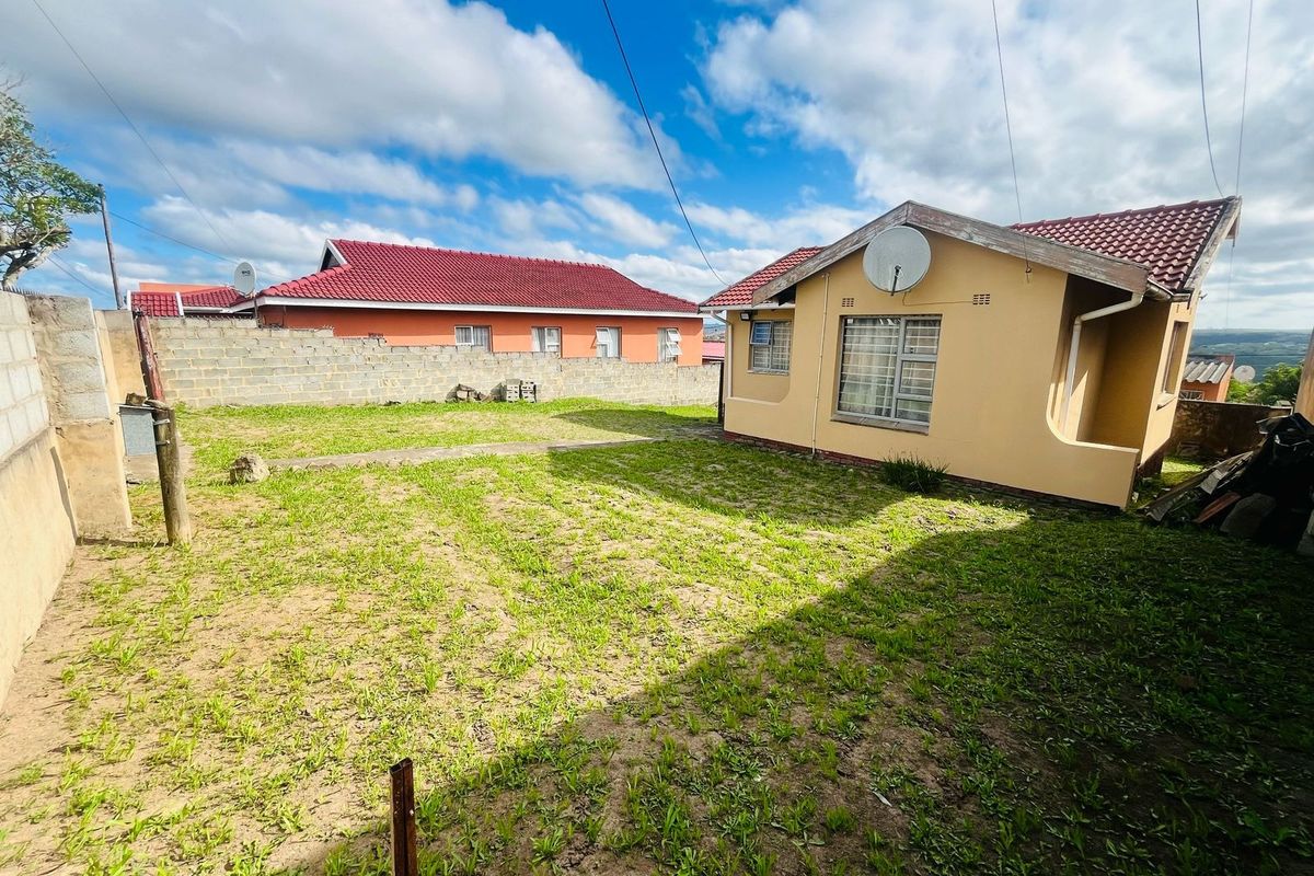 House For Sale In East London - Photo 3