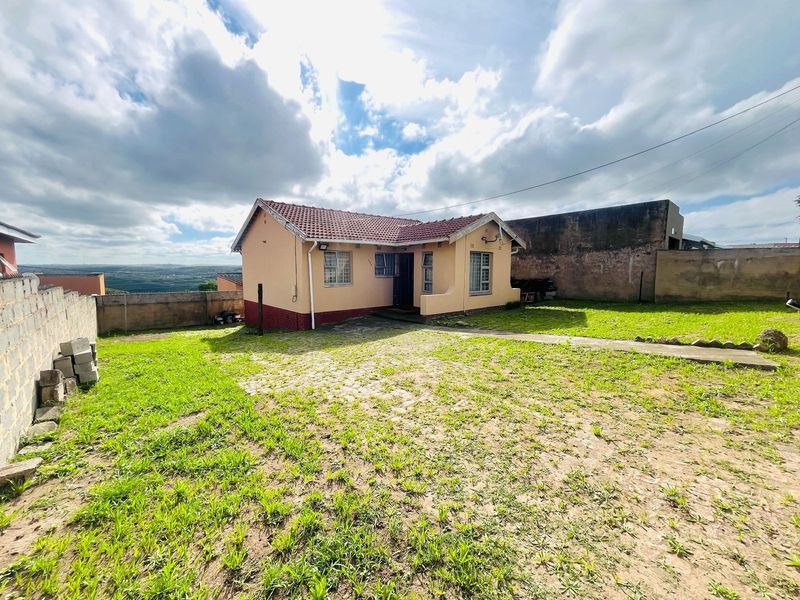 House For Sale In East London - Photo 2