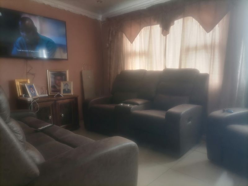 House For Sale In Cala - Photo 4