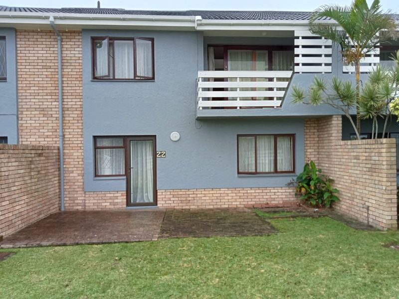 Townhouse For Sale In East London - Photo 2