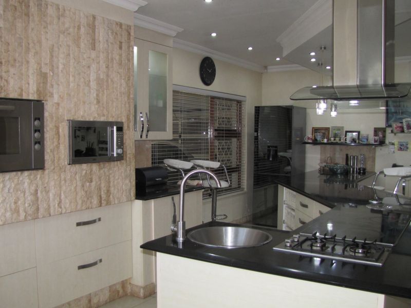 Spacious Family Retreat in Dorchester Heights - Photo 2