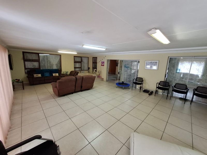 Spacious Family Retreat in Dorchester Heights - Photo 10