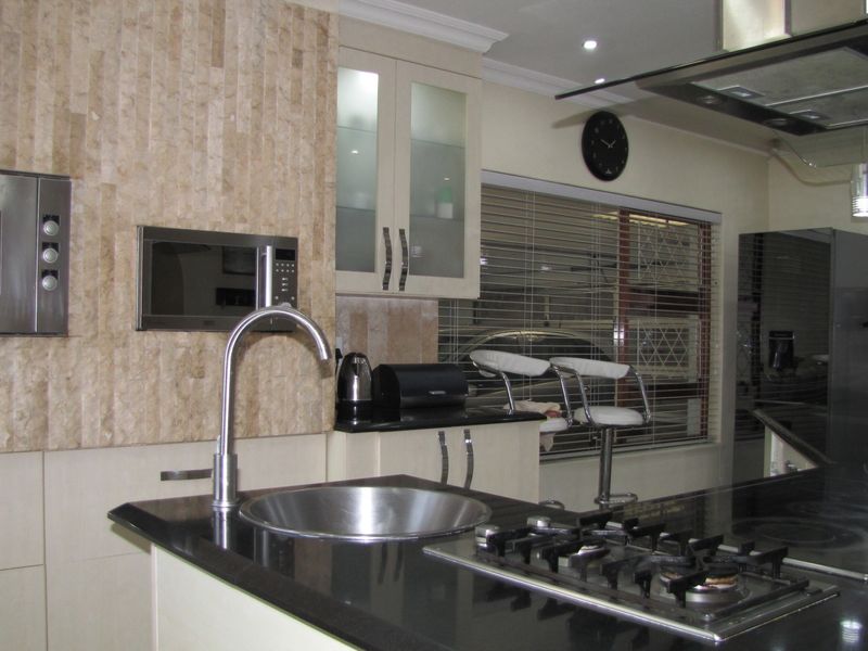 Spacious Family Retreat in Dorchester Heights - Photo 3