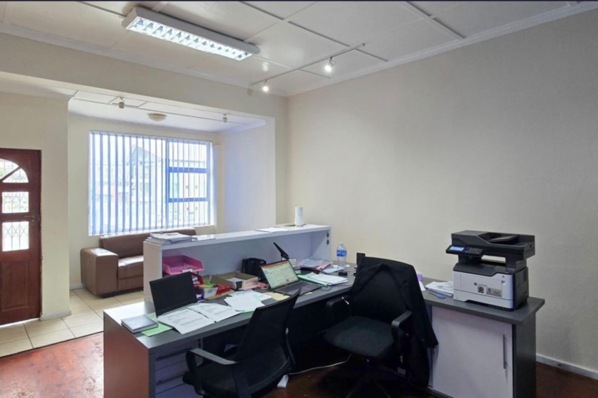 Prime Property with Business & Dual-Income Potential - Photo 3
