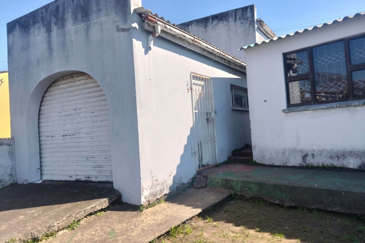 House For Sale In East London - Photo 4
