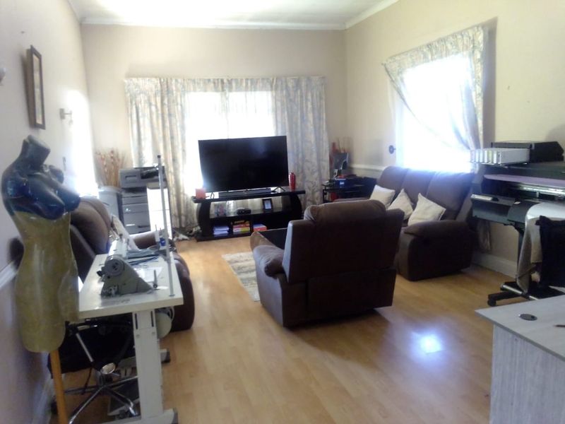 House For Sale In East London - Photo 10