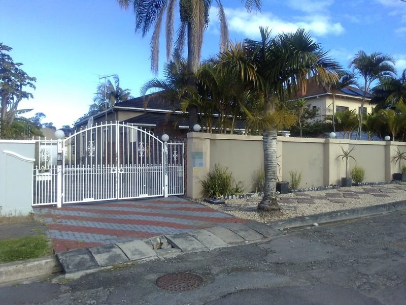 House For Sale In East London - Photo 2