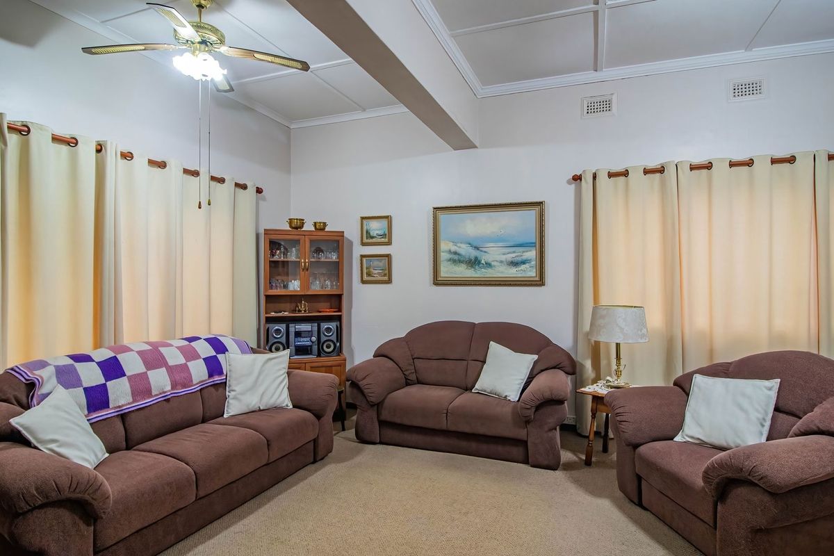 House For Sale In East London - Photo 2