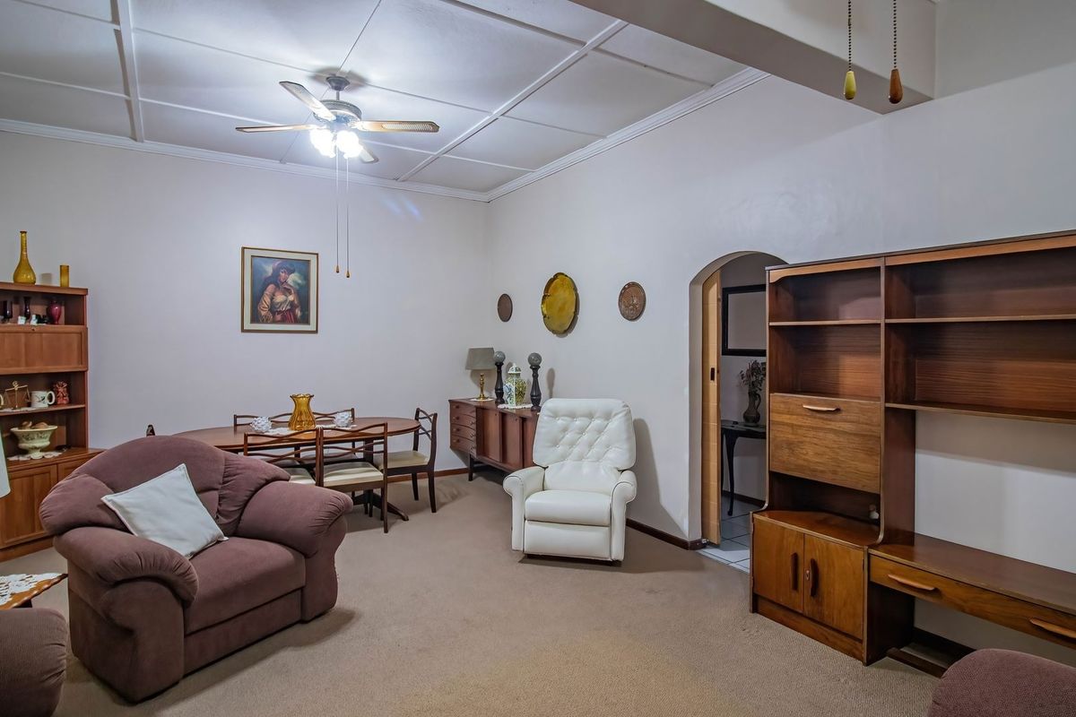 House For Sale In East London - Photo 4