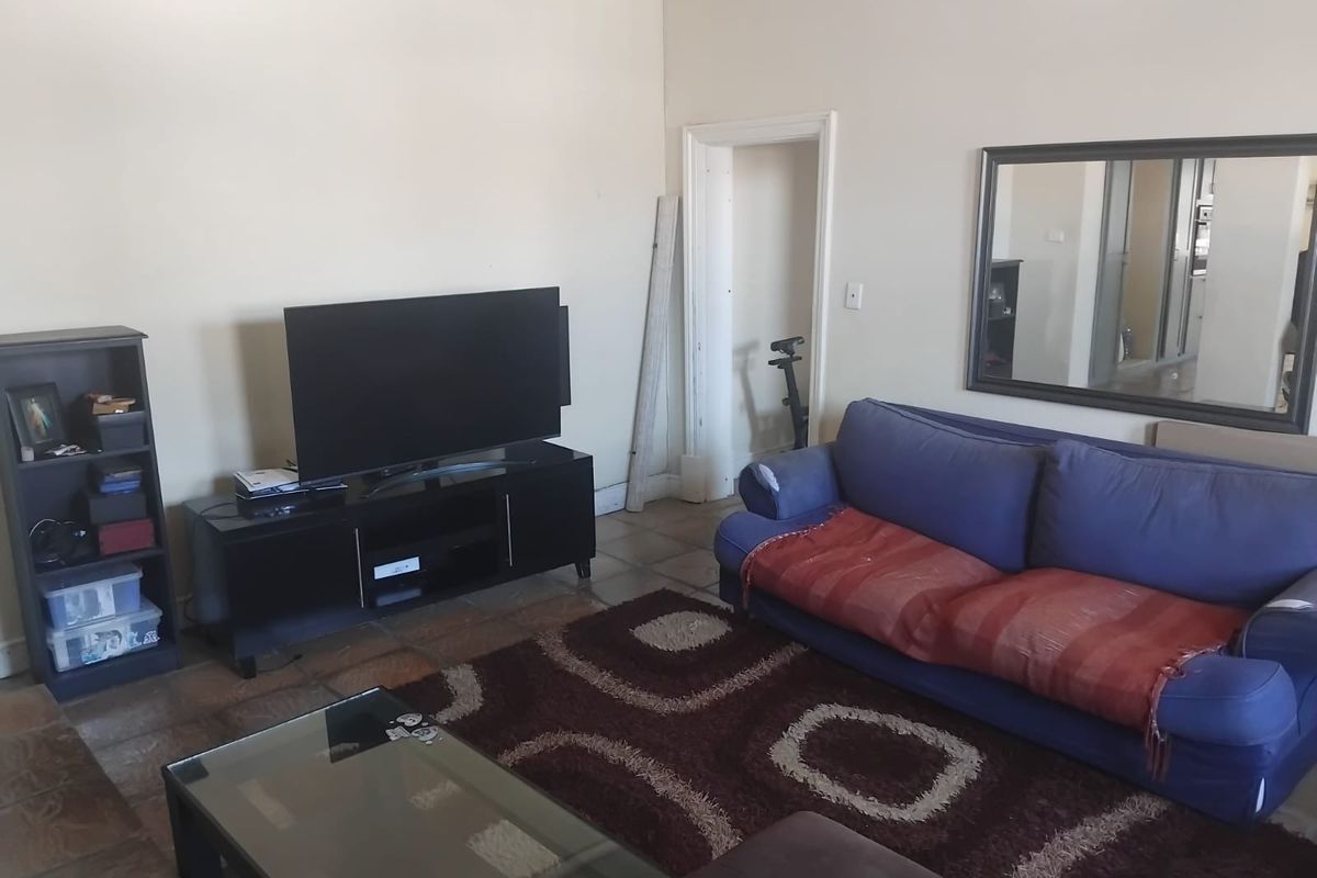 House For Sale In East London - Photo 2