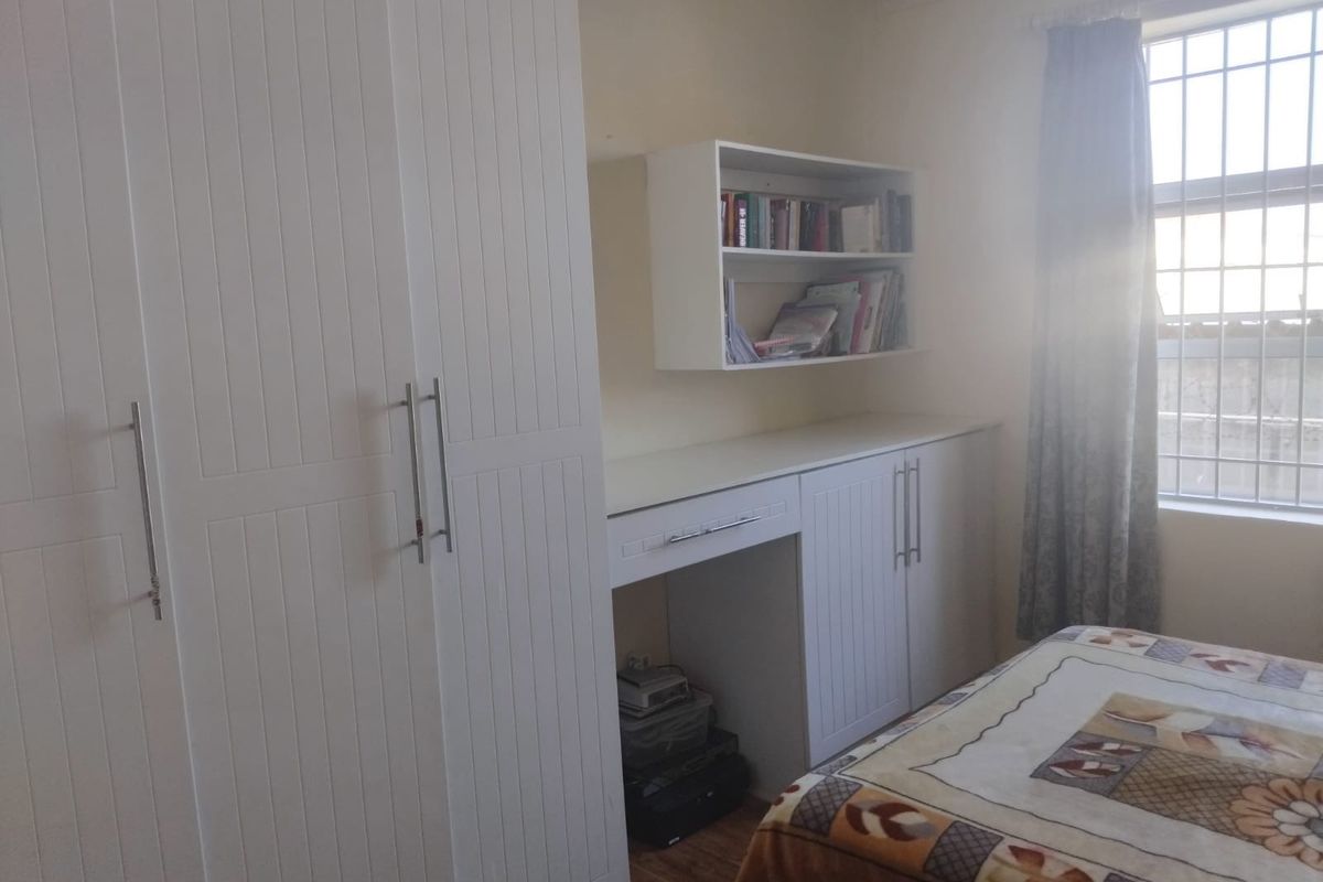 House For Sale In East London - Photo 3