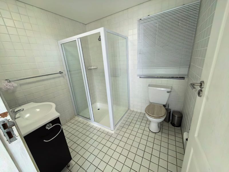 House For Sale In East London - Photo 8