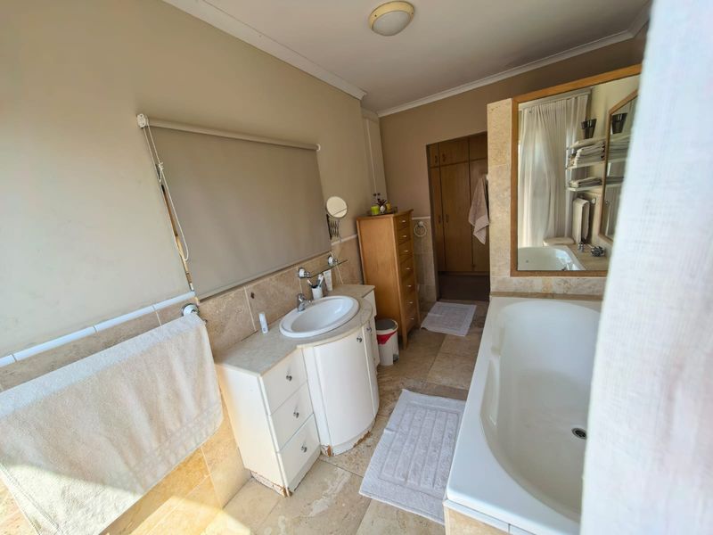 House For Sale In East London - Photo 7