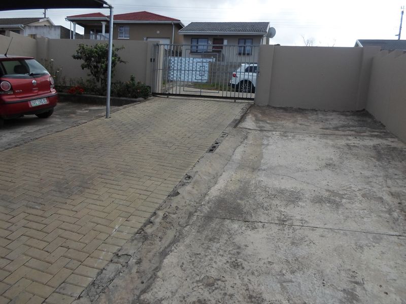 Two bedroom house in Highway Gardens - Photo 3