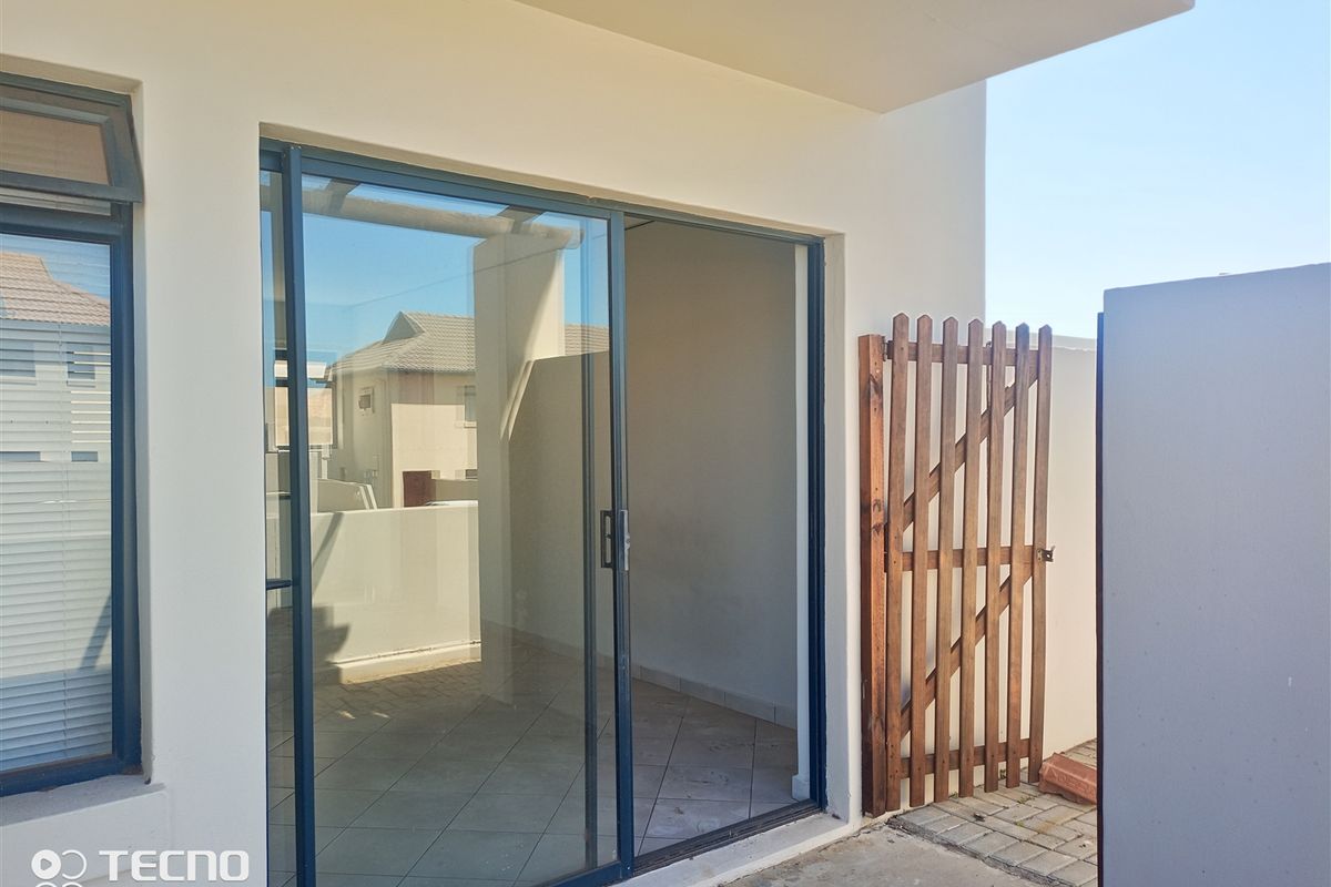 Looking For Convenience, Comfort and Coastal Living? - Photo 4