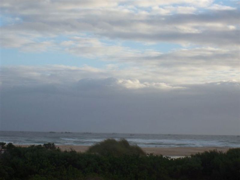 Comes With a Sea View - Photo 4