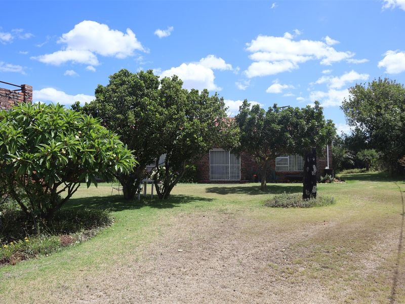 Country Living - Photo 10