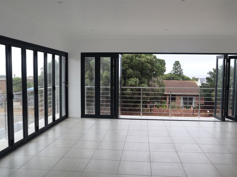 New on the Market - Photo 6