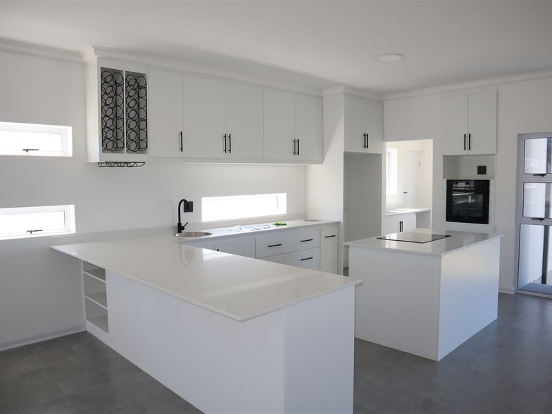 Modern Stylish Upmarket Residence in Aston Bay, Jeffreys Bay - Photo 10