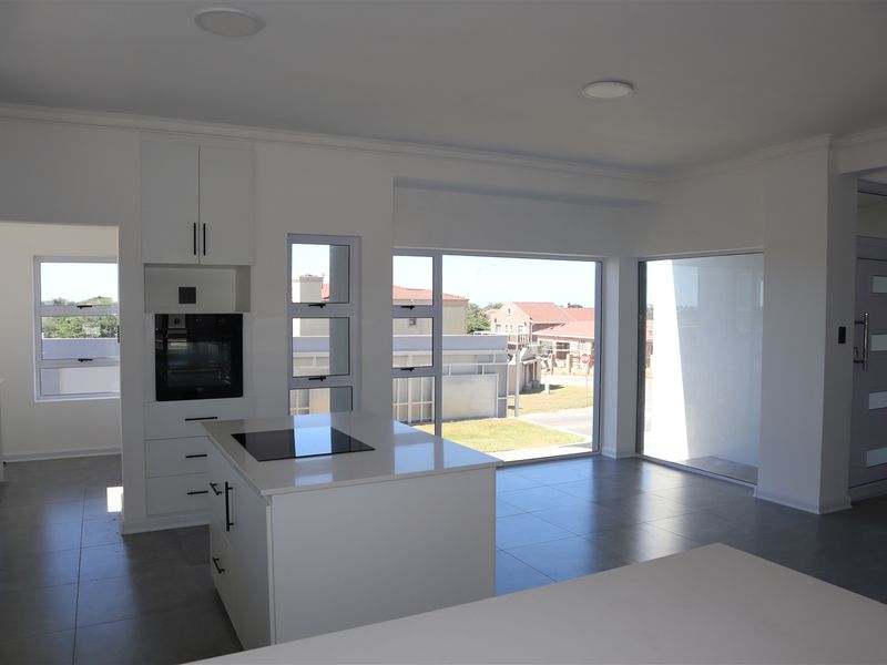 Modern Stylish Upmarket Residence in Aston Bay, Jeffreys Bay - Photo 7