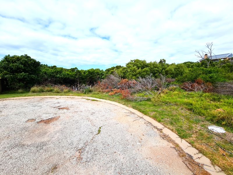 Large Vacant Stand, Moments from the Water in Paradise Beach, Jeffreys Bay - Photo 4