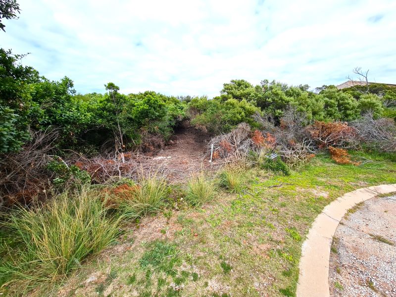 Large Vacant Stand, Moments from the Water in Paradise Beach, Jeffreys Bay - Photo 6