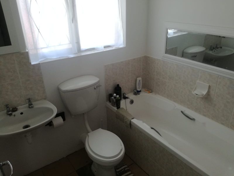 Two Bed Lorraine Townhouse for rent - Photo 5