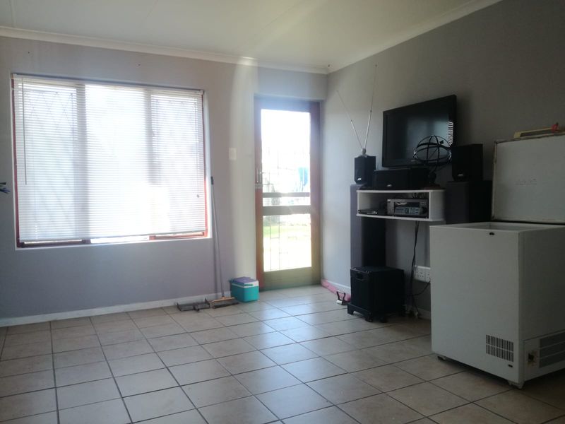 Two Bed Lorraine Townhouse for rent - Photo 3