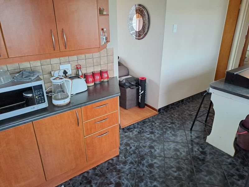 Two Bedroom House on quiet cul-de-sac in Brentwood Park - Photo 8