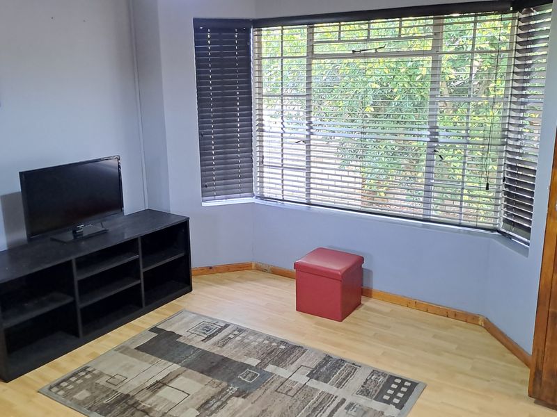 Spacious Garden Flat to rent in Westering - Photo 5