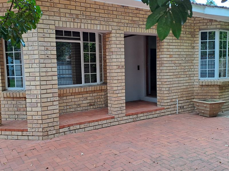 Spacious Garden Flat to rent in Westering - Photo 2