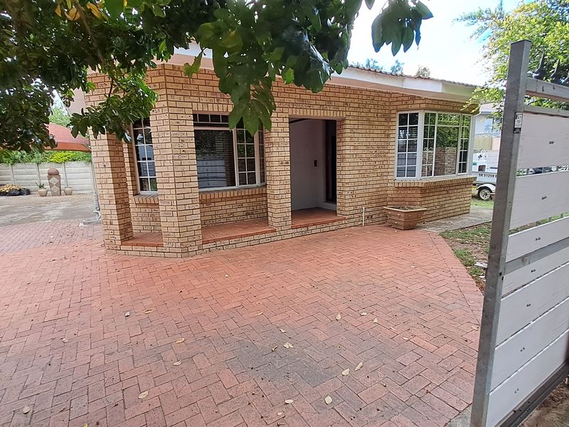 Spacious Garden Flat to rent in Westering - Photo 1