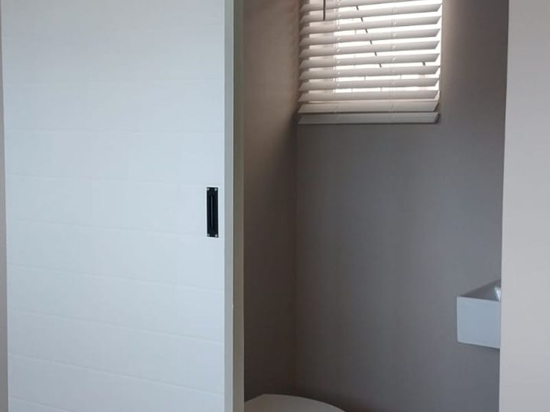 One Bedroom Apartment in Newton Park - Photo 8