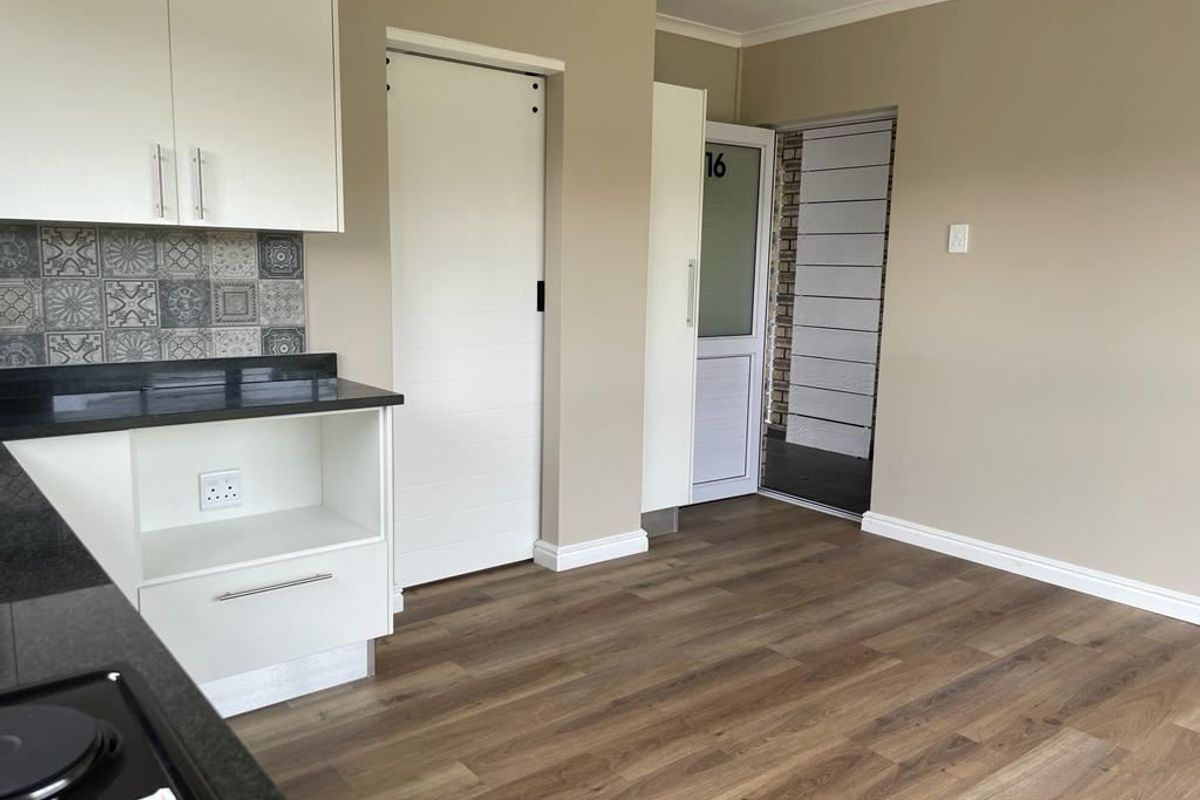 One Bedroom Apartment in Newton Park - Photo 3