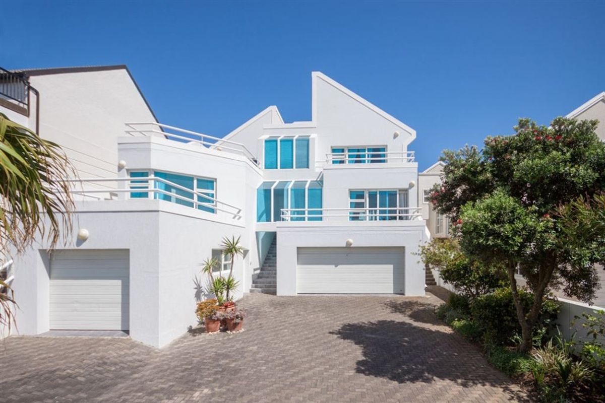 Picture Perfect North Facing Family Home on the Royal Alfred Marina, Port Alfred. - Photo 3