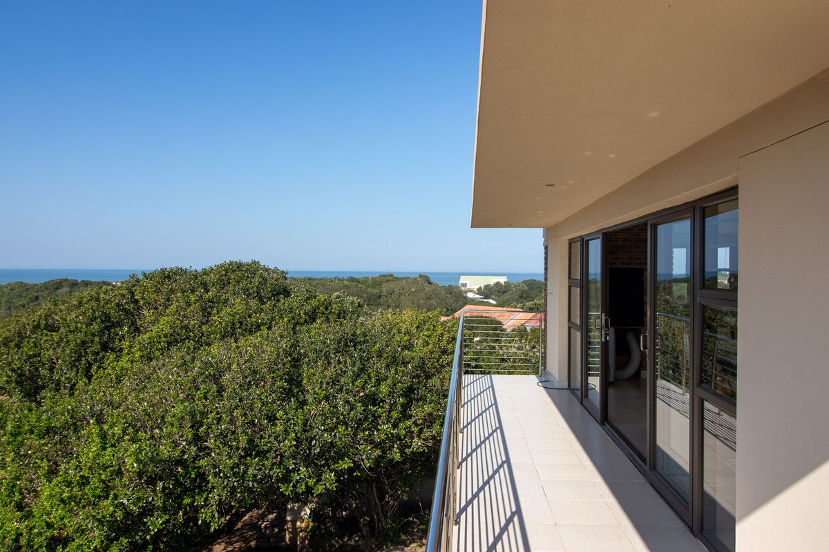 Captivating Panoramic Views in Port Alfred! - Photo 5