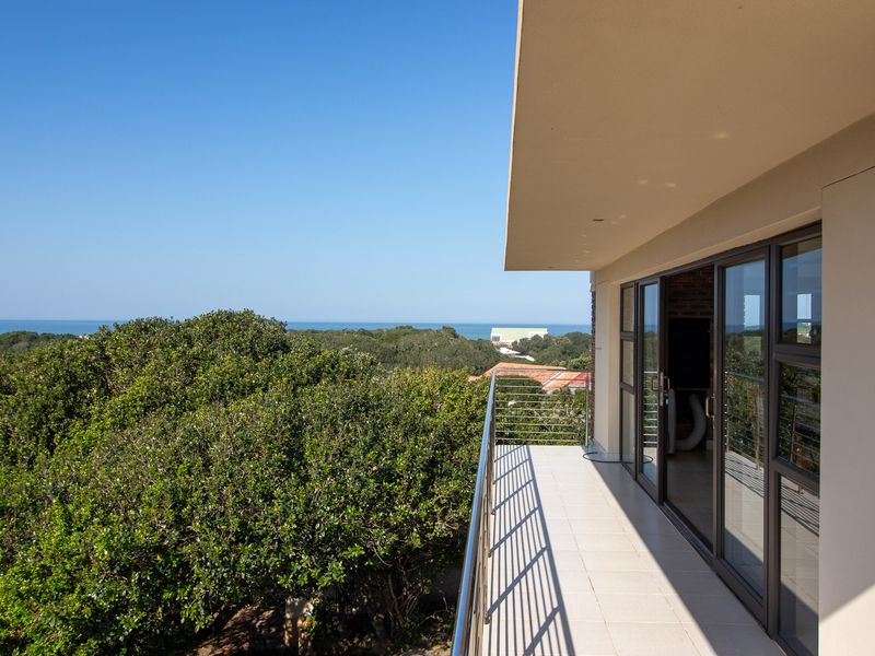 Captivating Panoramic Views in Port Alfred! - Photo 5