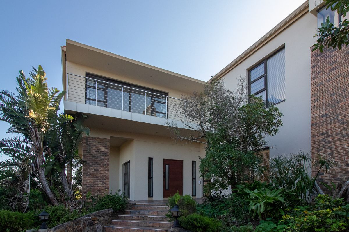 Captivating Panoramic Views in Port Alfred! - Photo 4