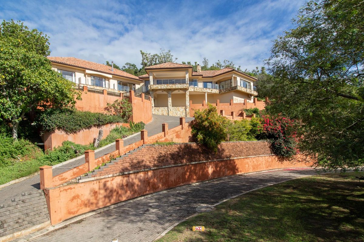 Five Bedroom Home with Spectacular River Views in Secure Estate - Photo 3