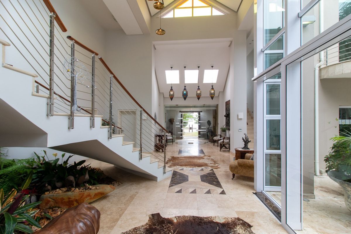 Five Bedroom Home on the Royal Alfred Marina, Port Alfred. - Photo 3