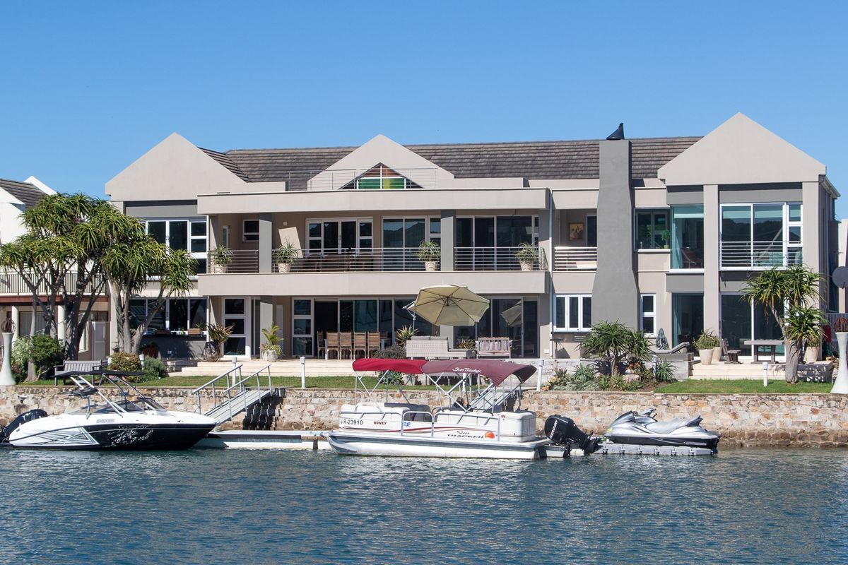 Five Bedroom Home on the Royal Alfred Marina, Port Alfred. - Photo 2