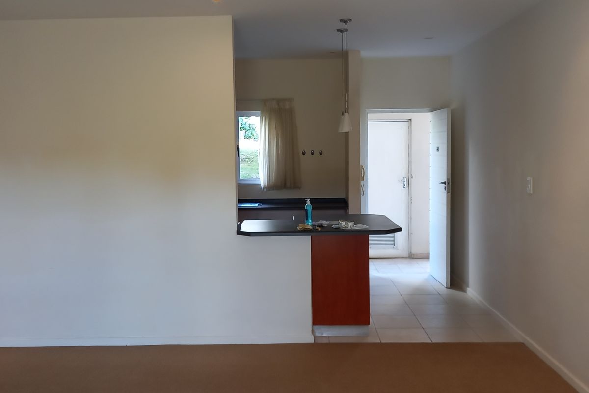 Beacon Bay - Secure lock up and go ground floor unit - Photo 2