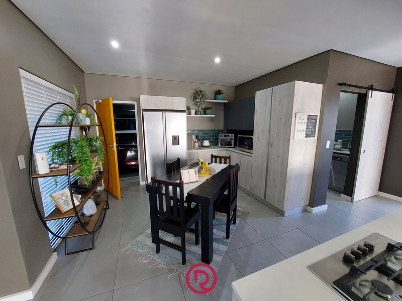 Luxury Living Meets Effortless Entertaining: 3 Bedroom 2 Bathroom Entertainer's dream in Hartland - Photo 5