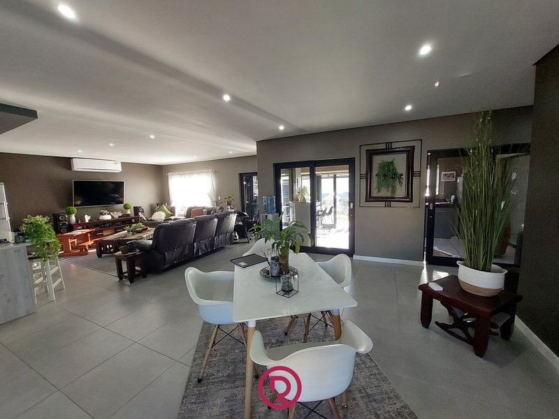 Luxury Living Meets Effortless Entertaining: 3 Bedroom 2 Bathroom Entertainer's dream in Hartland - Photo 4